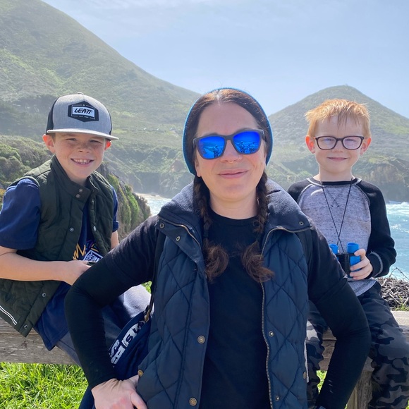 Meet your Posher, Emily - Picture 3 of 3